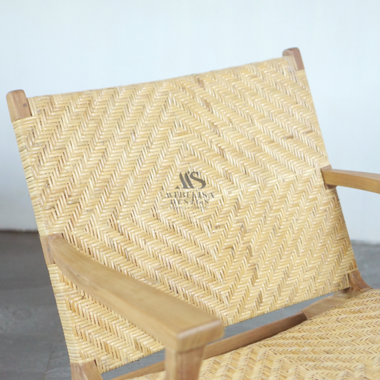 Lounge Chair Kursi Santai Anyaman Rotan Minimalis Kayu Jati