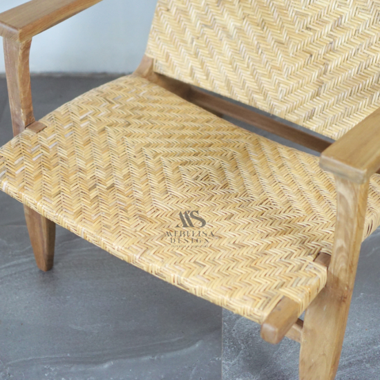 Lounge Chair Kursi Santai Anyaman Rotan Minimalis Kayu Jati