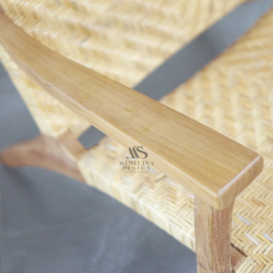 Lounge Chair Kursi Santai Anyaman Rotan Minimalis Kayu Jati