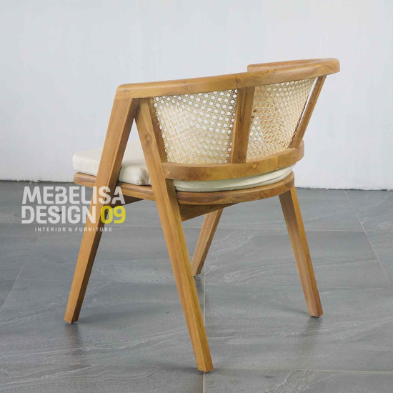 Amalia Kursi Makan Kayu Jati Sandaran Anyaman Rotan