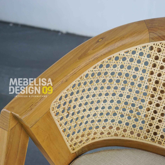 Amalia Kursi Makan Kayu Jati Sandaran Anyaman Rotan