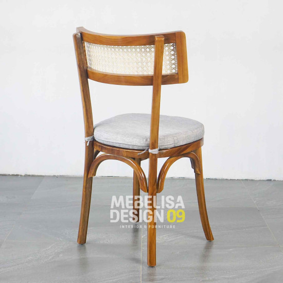 Kursi Makan Cafe Mid-Century Modern Kombinasi Anyaman