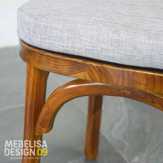 Kursi Makan Cafe Mid-Century Modern Kombinasi Anyaman