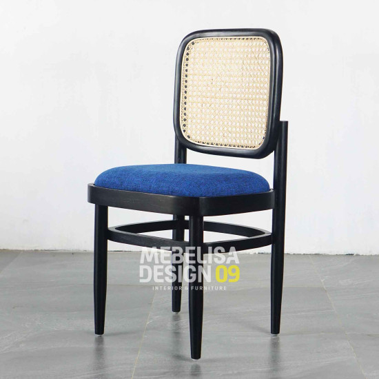 Kursi Makan Cafe Retro Kombinasi Rotan Kayu Jati