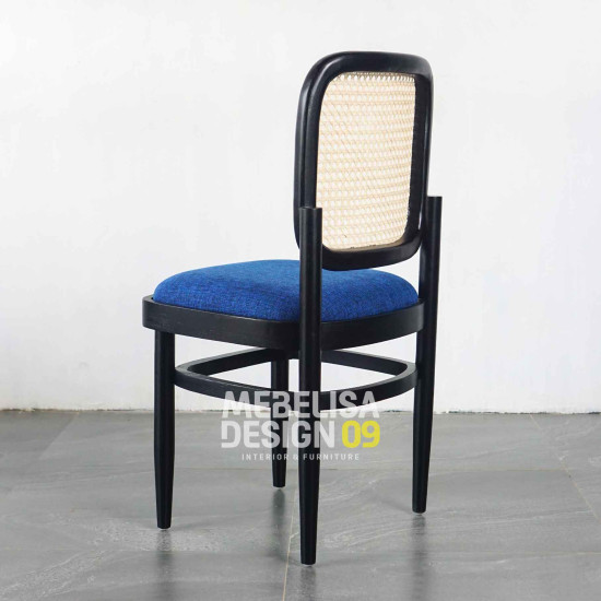 Kursi Makan Cafe Retro Kombinasi Rotan Kayu Jati
