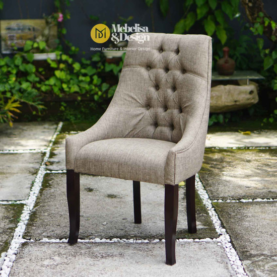 Kursi Makan Gaya Eropa Kain Jok Lembut Kayu Jati