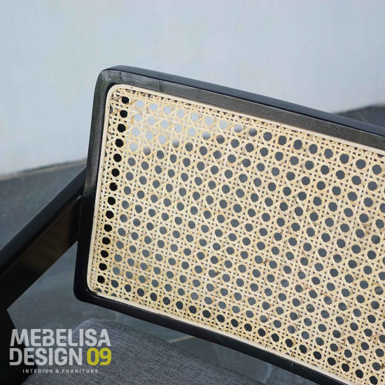 Kursi Makan Scandinavian Minimalis Sandaran Rotan + Bantalan