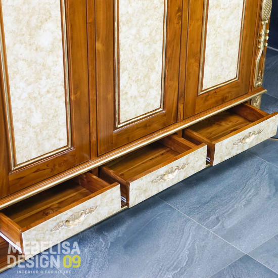 Lemari Pakaian 3 Pintu Model Peluru Ukiran Kayu Jati