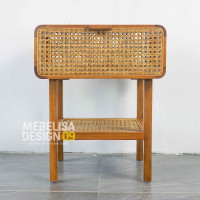 Meja Nakas Bedside Minimalis Kombinasi Anyaman Rotan