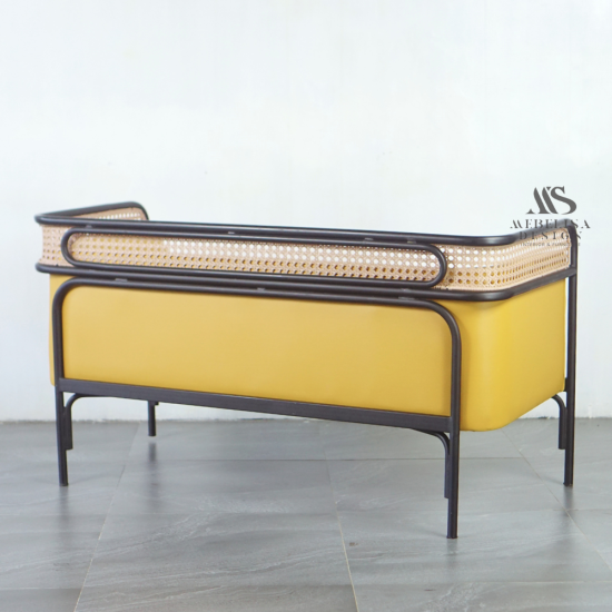 Sofa Bangku Santai Rangka Besi Kombinasi Anyaman Rotan