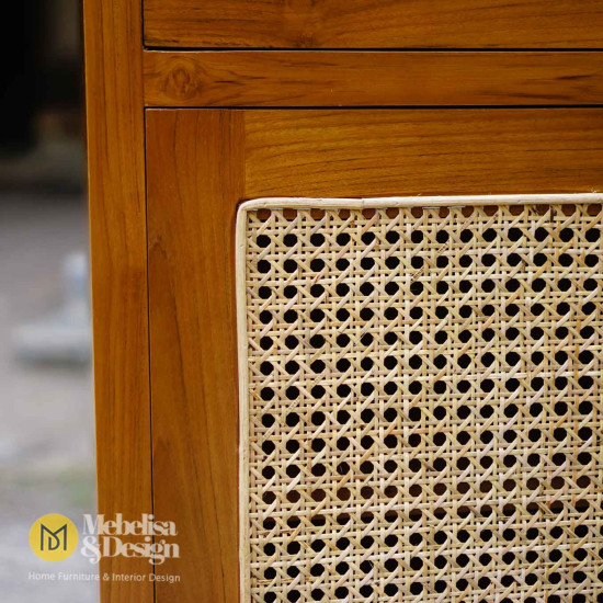 Bufet Pajangan Ruang Tamu Serbaguna Pintu Rotan