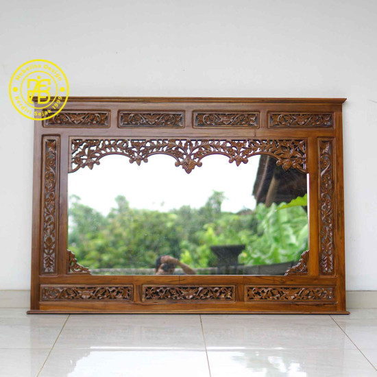 Pigura Cermin Hias Dinding Kayu Jati Ukiran Pigura Cermin Hias Dinding Kayu Jati Ukiran