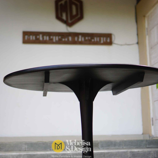 Set Meja Makan Cafe Bulat 4 Kursi Anyaman Rotan