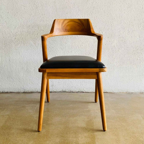 Zahra Chair Kursi Makan Cafe Model Retro Berlapis Kain Jok